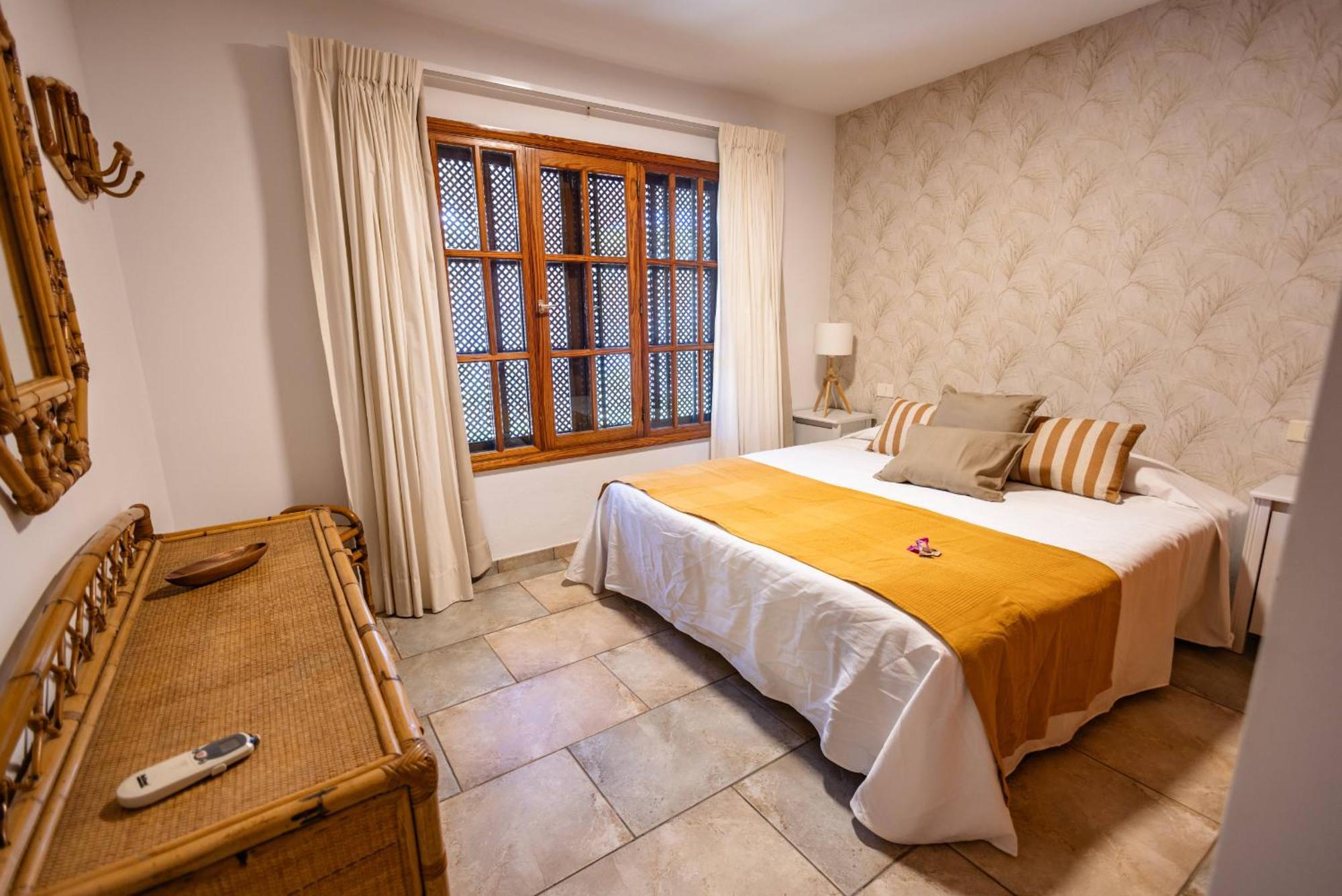 Oasis Holycan - By Gestion Vacacional Canarias San Bartolomé Ngoại thất bức ảnh