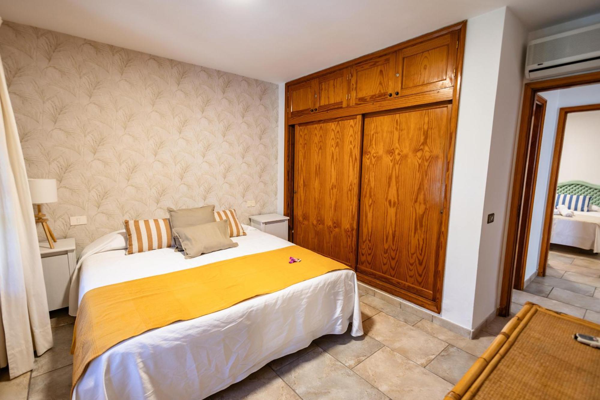 Oasis Holycan - By Gestion Vacacional Canarias San Bartolomé Ngoại thất bức ảnh